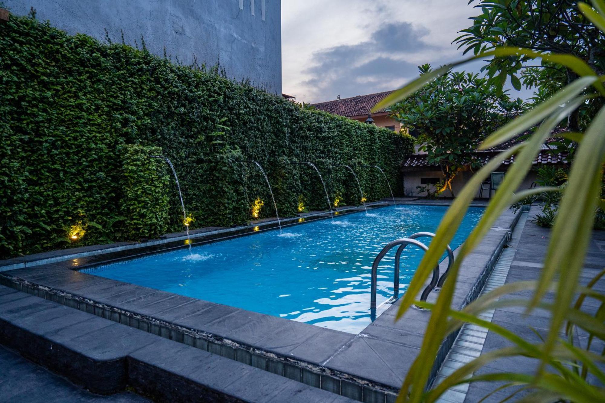 D Ajenk Boutique Guest House Kejayan Extérieur photo