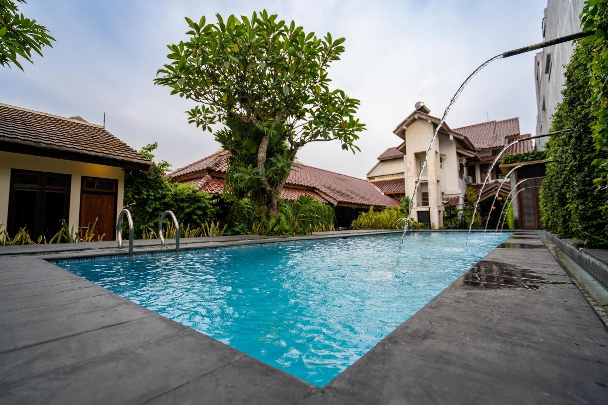 D Ajenk Boutique Guest House Kejayan Extérieur photo