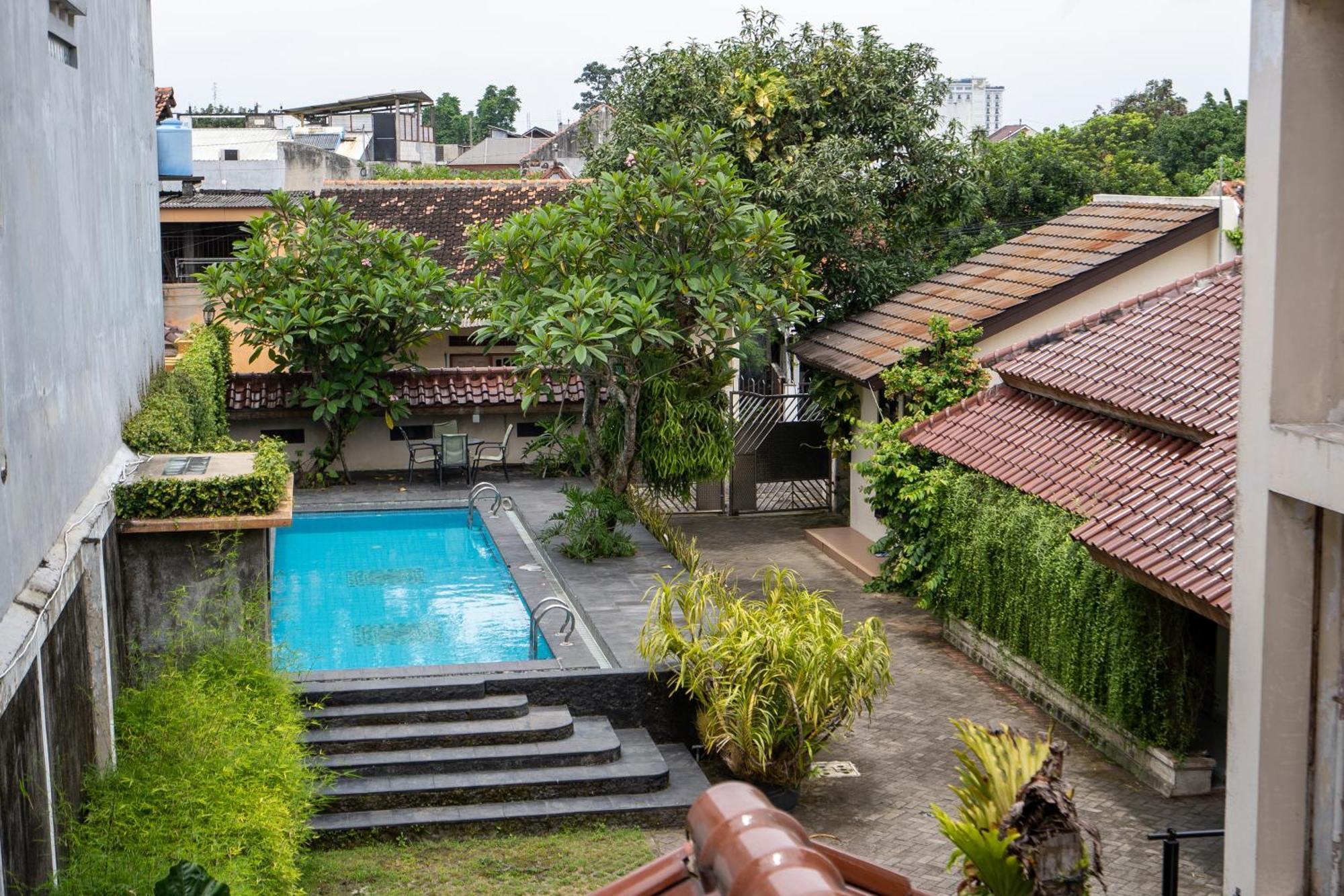 D Ajenk Boutique Guest House Kejayan Extérieur photo
