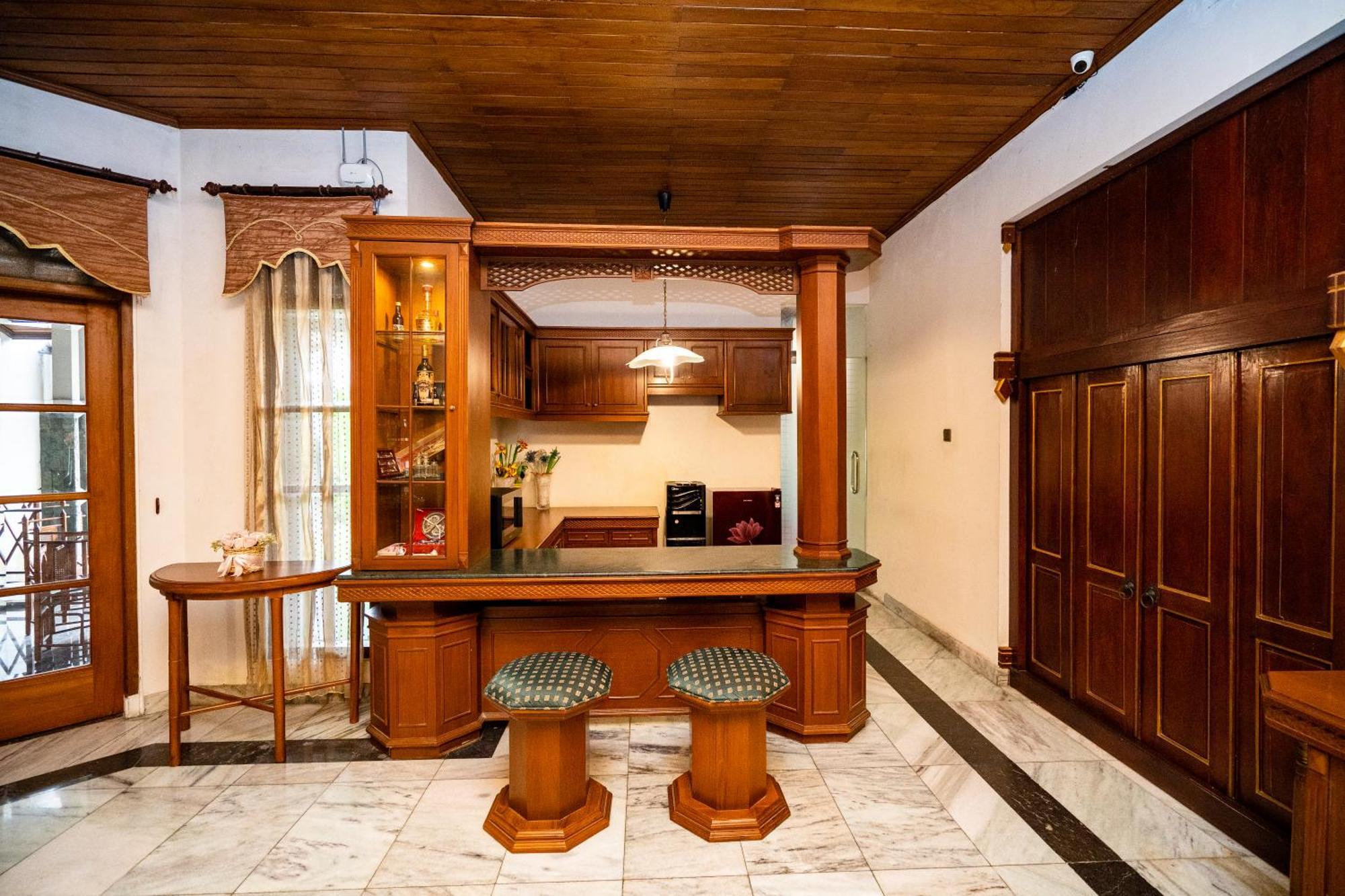 D Ajenk Boutique Guest House Kejayan Extérieur photo